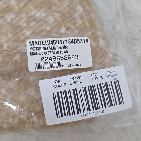 NEW Madewell Oversized Plaid Brushed Scarf Cozy Cream Tan Fringe Recycled Poly - Picture 4 of 8